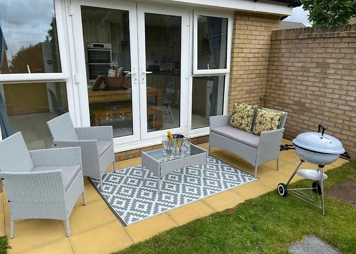 Detached Riverside Villa In The Heart Of Manchester