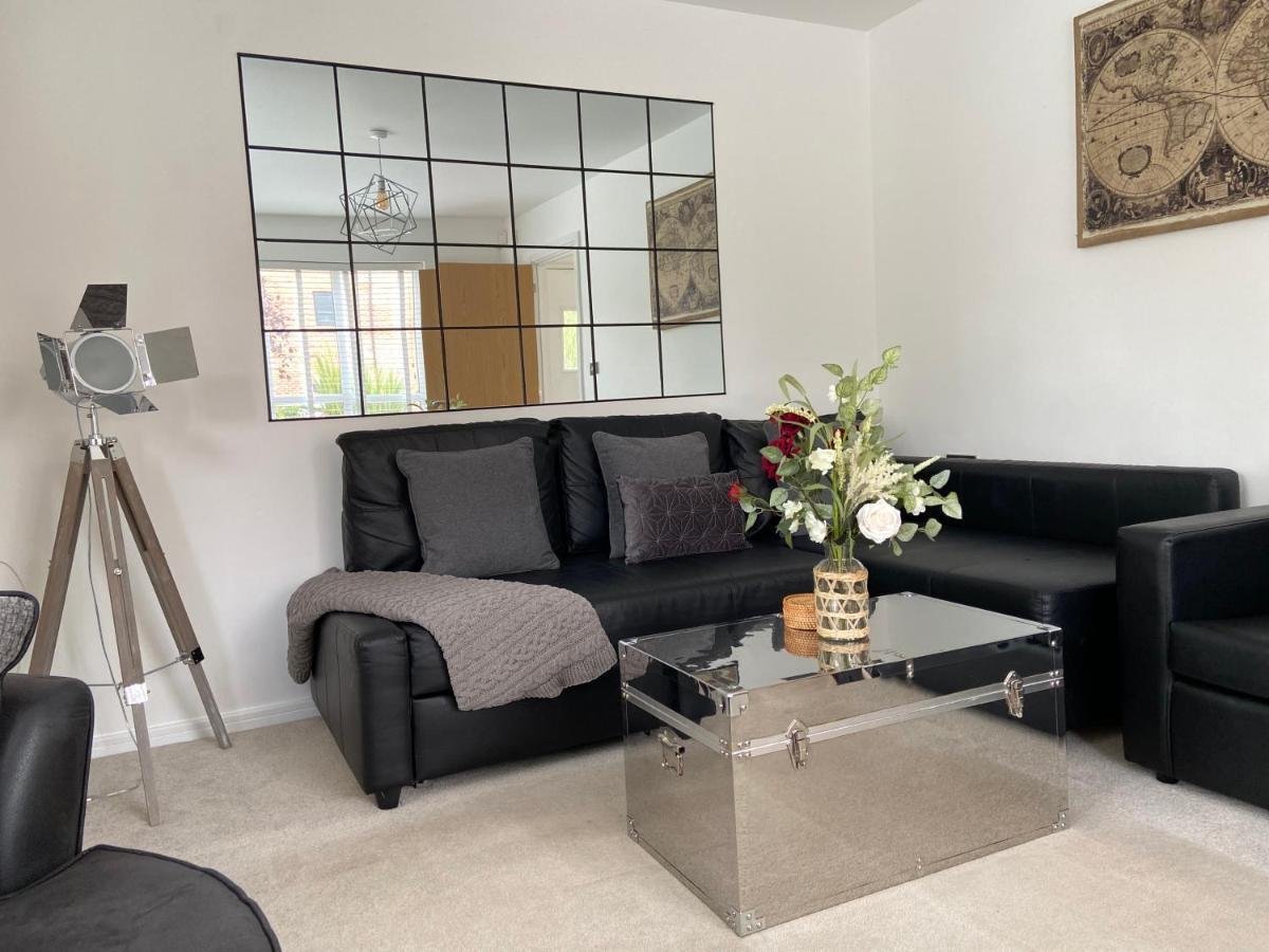 Villa Detached Riverside In The Heart Of *
